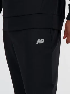NEW BALANCE Pantaloni<PANTALONE IN MAGLIA TECH Nero