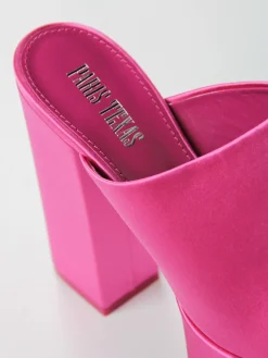 Sandali<SANDALO SASHA MULE RASO Fuxia