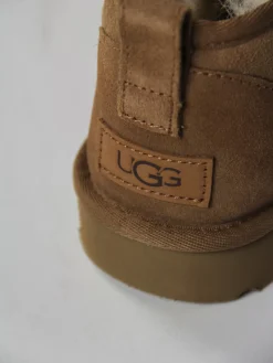 UGG AUSTRALIA Stivali<STIVALE CLASSIC ULTRA MINI Marrone