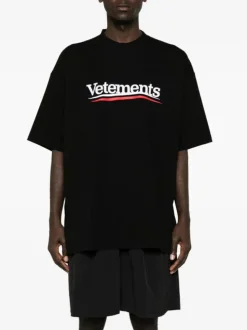 VETEMENTS. T-Shirt<T-SHIRT CAMPAIGN LOGO Bianco, Nero