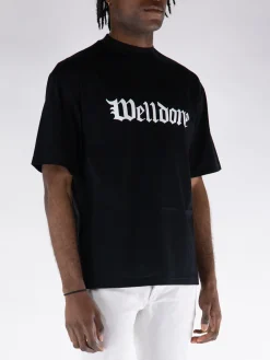 WE11DONE. T-Shirt<T-SHIRT GOTHIC LOGO PRINT Bianco, Nero